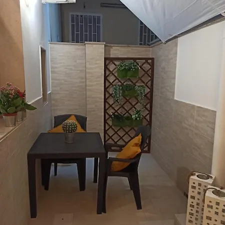 Appartamento Con Cortile A 30 Mt. Dal Mare Bari Buitenkant foto